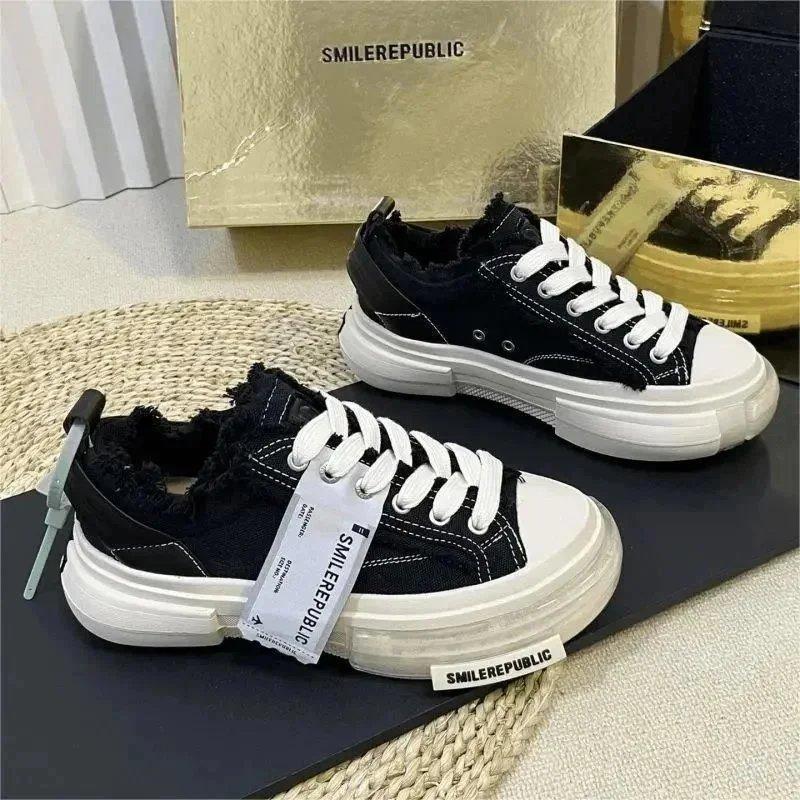 SMILEREPUBLIC Sneakers