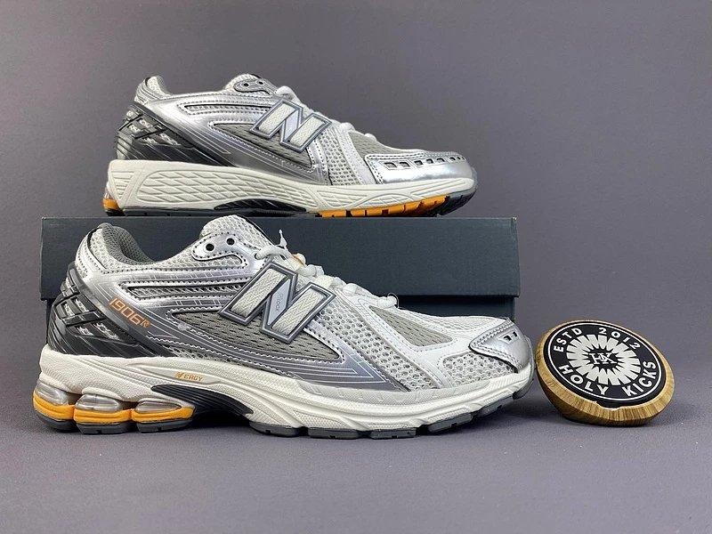 New Balance 1906R Sneakers