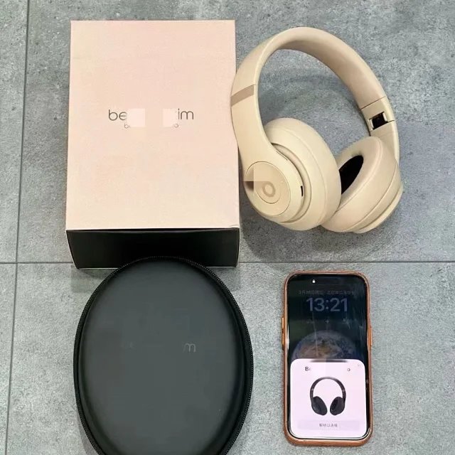 Beats Studio3 Wireless Headpho